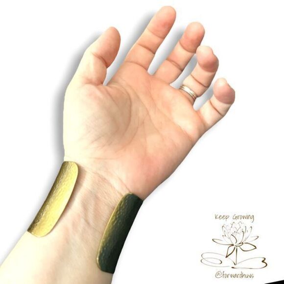 Hand Crafted using Brass and Agate | Cuff Bracelet - Picture 3 of 11